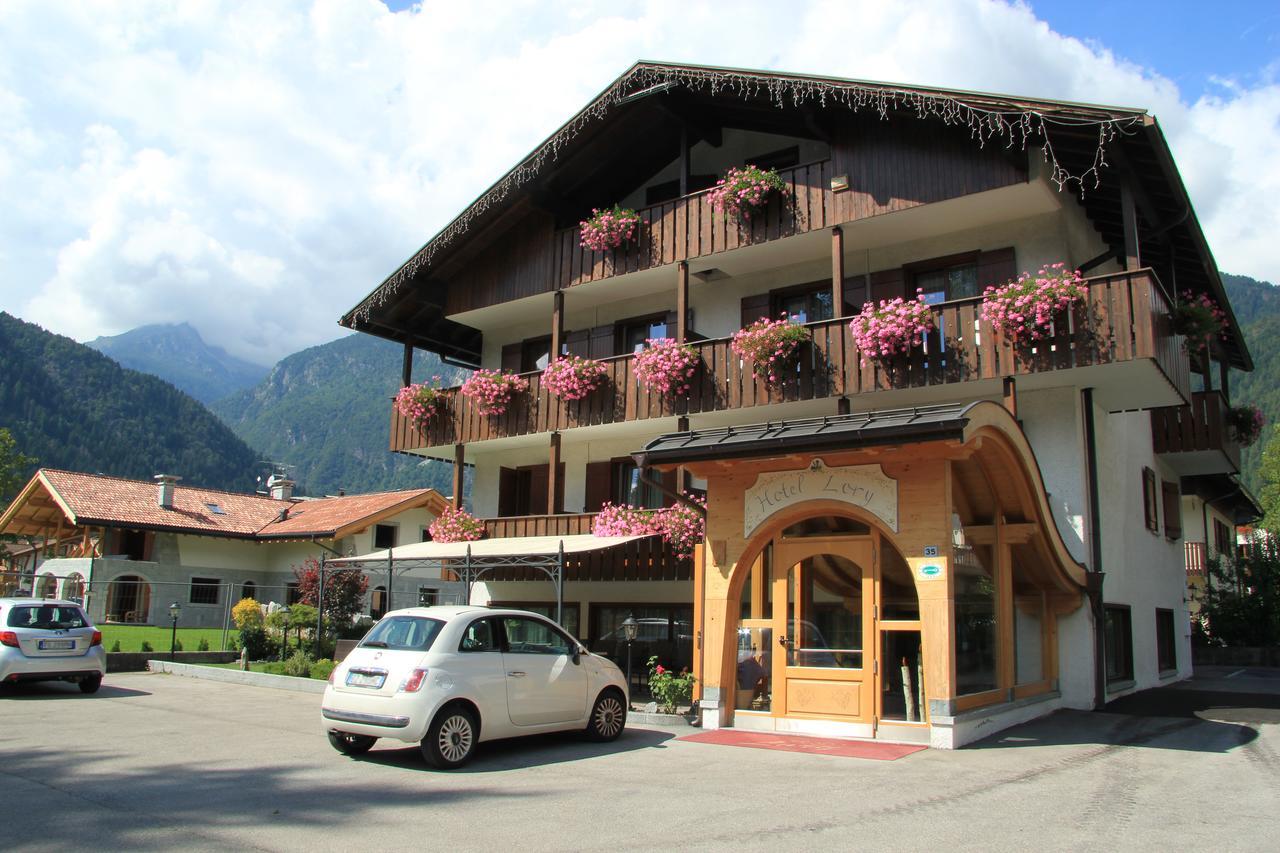 Hotel Lory Пінцоло Екстер'єр фото